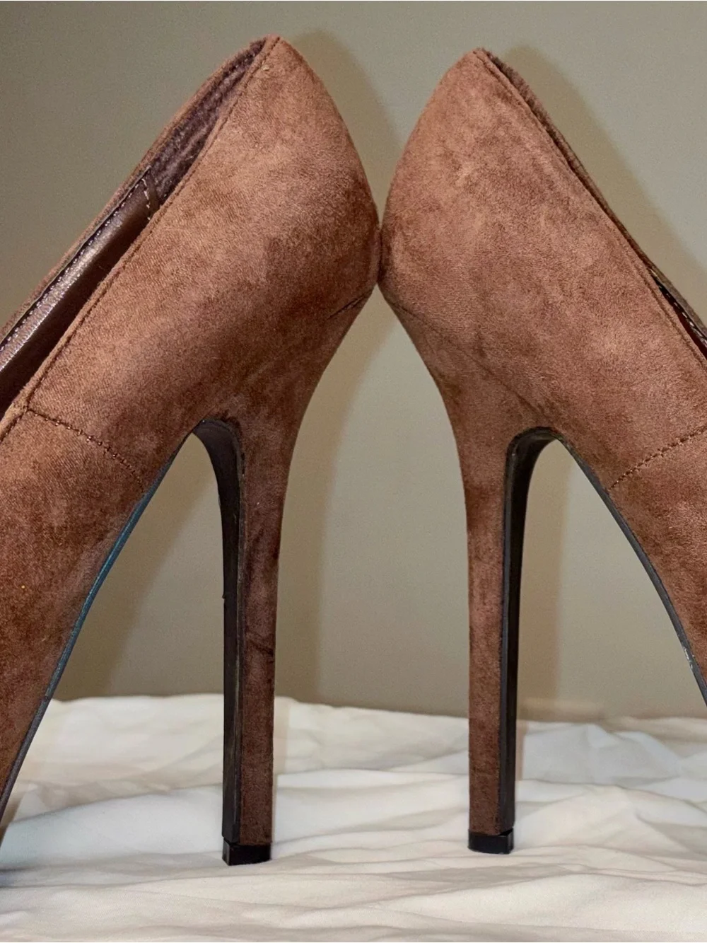 Breckelles bold studded